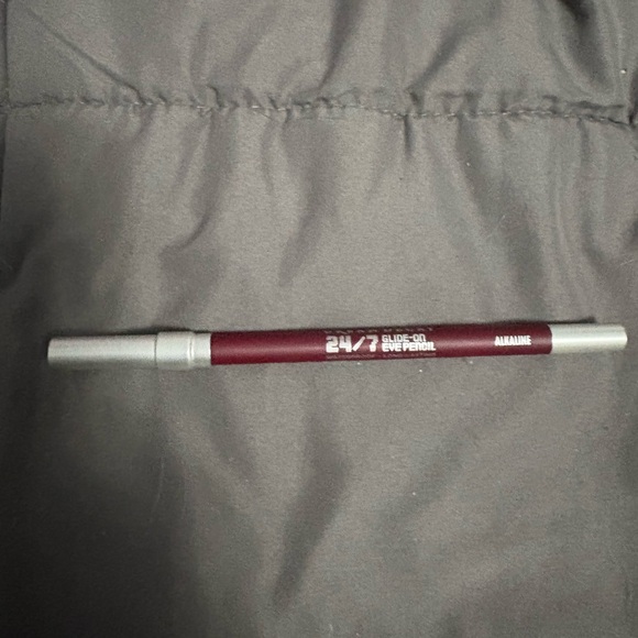 Urban Decay Other - Urban Decay 24/7 Glide-On Eye Pencil in Deep Maroon